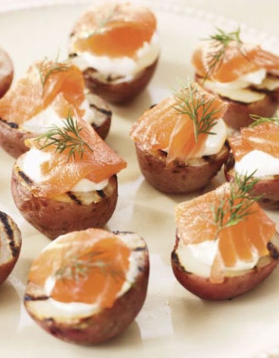 Вкусно, просто и оригинально. \ Фото: goodhousekeeping.com. 5 способов приготовить картофель так, чтобы слюнки потекли и захотелось добавки