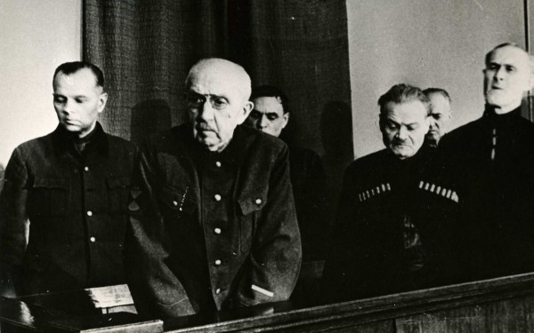100 лет назад. "Честное офицерское слово" 100 лет назад. "Честное офицерское слово"
