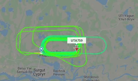Вылетевший в Таджикистан пассажирский самолет возвращается в Сургут после двух часов полета