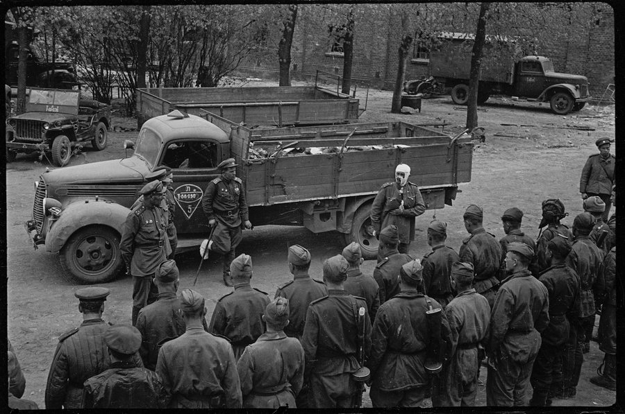 Привет из 45-го года...: уникальные фотографии Второй мировой войны