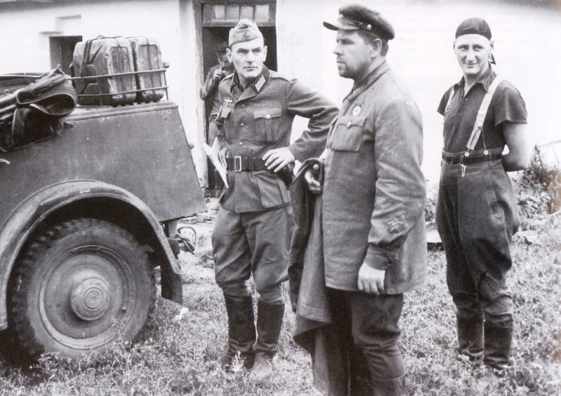 Политработник перед расстрелом 1941 Политработник перед расстрелом 1941