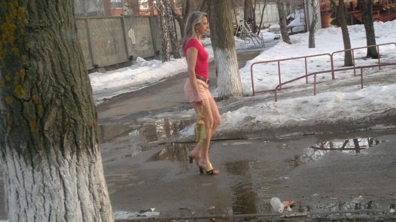 Жительница Тольятти всю зиму ходит в летней одежде и легкой обуви (9 фото) Жительница Тольятти всю зиму ходит в летней одежде и легкой обуви (9 фото)
