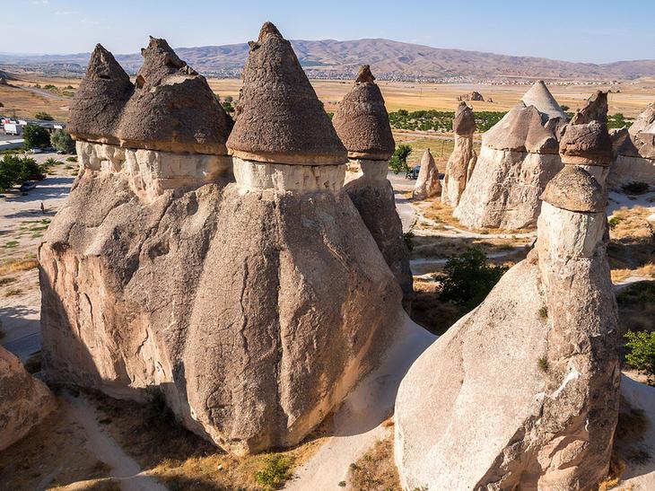 Скалы Долины Пашабаг в Каппадокии. Турция. Фото