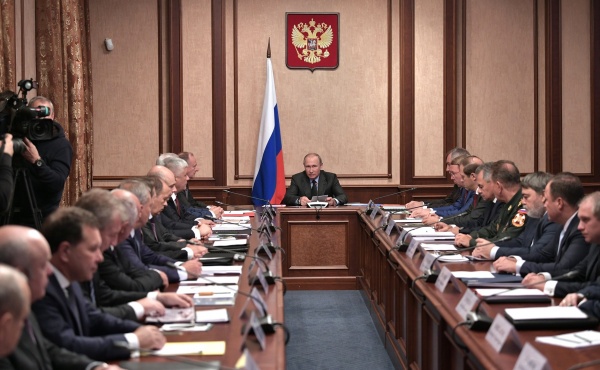 Путин призвал обеспечить независимость оборонных разработок