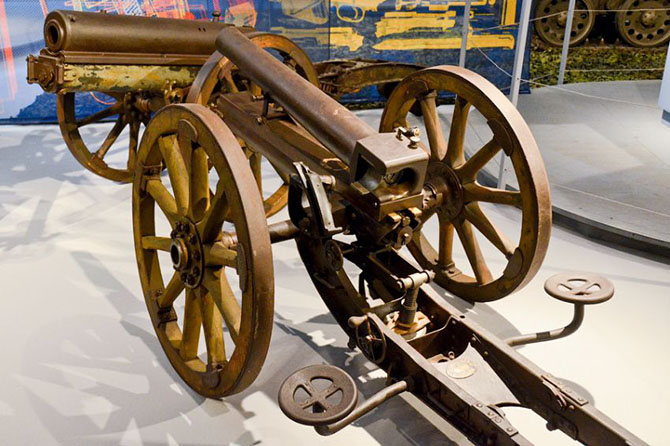 Tour of the exhibition of military innovations of five centuries in Vienna