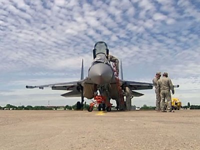 "Это не самолет, это просто НЛО": российский истребитель Су-35 потряс Ле Бурже "Это не самолет, это просто НЛО": российский истребитель Су-35 потряс Ле Бурже