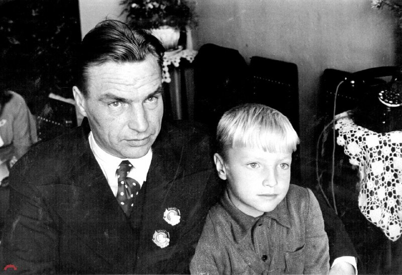 Валерий Чкалов с сыном Игорем.