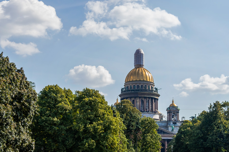 Городские легенды двух питерских храмов Городские легенды двух питерских храмов