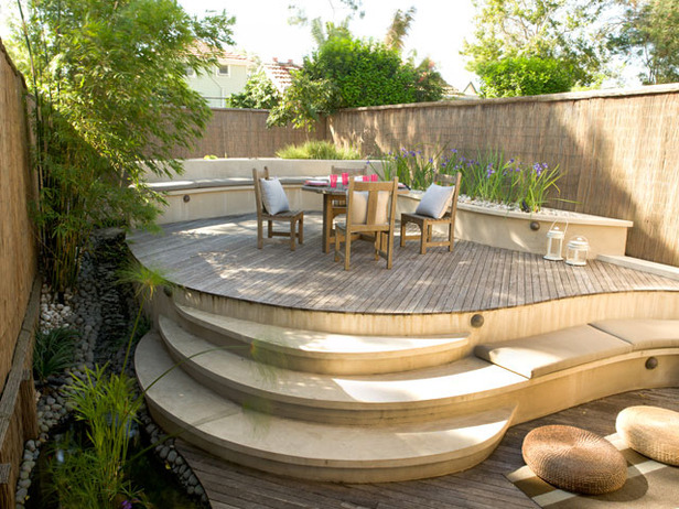 Contemporary Outdoor Dining Room