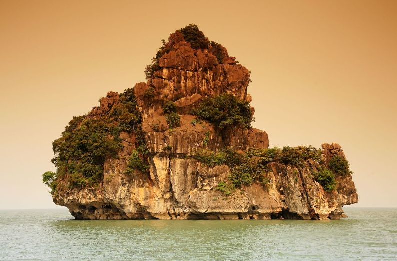   ().  / Ha Long Bay. Photo