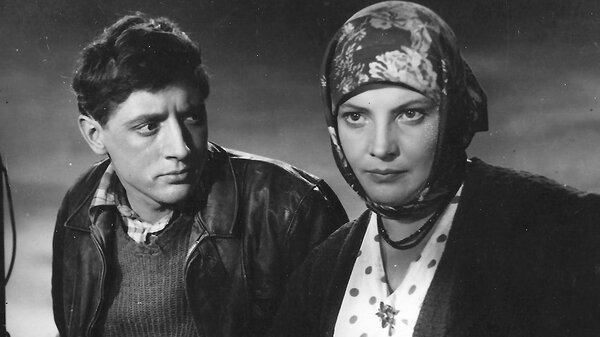 кадр из фильма «Горизонт», 1961 год. Алексей Сафонов и Татьяна Доронина