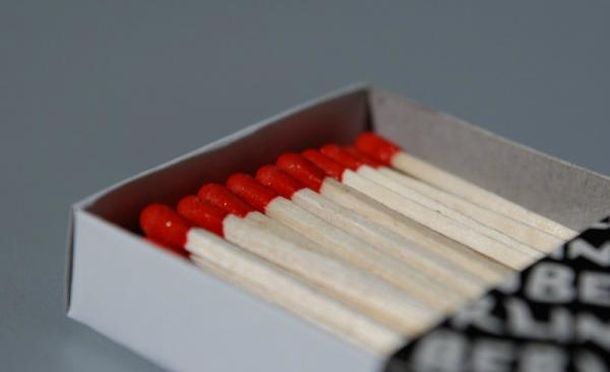 Толковый цветовод знает, для чего втыкать спички в горшки с растениями Толковый цветовод знает, для чего втыкать спички в горшки с растениями