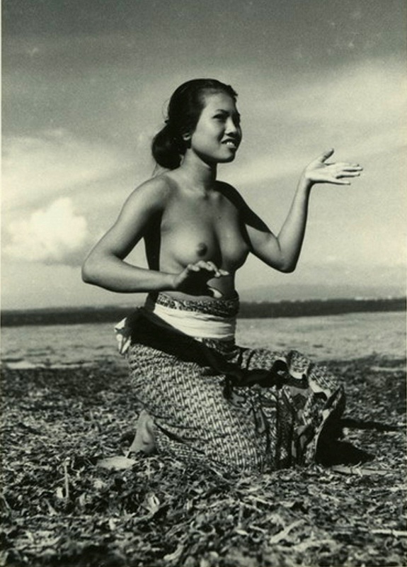 обнаженная женщина балийка фото