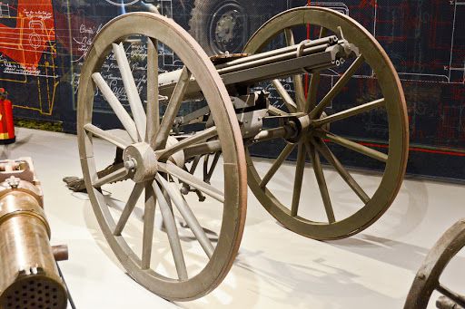 Tour of the exhibition of military innovations of five centuries in Vienna