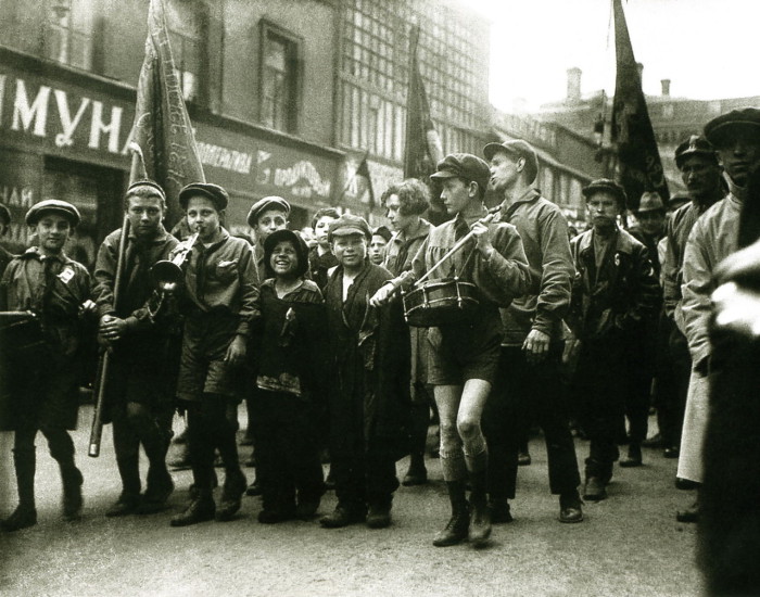 10 исторических фото первомайских демонстраций