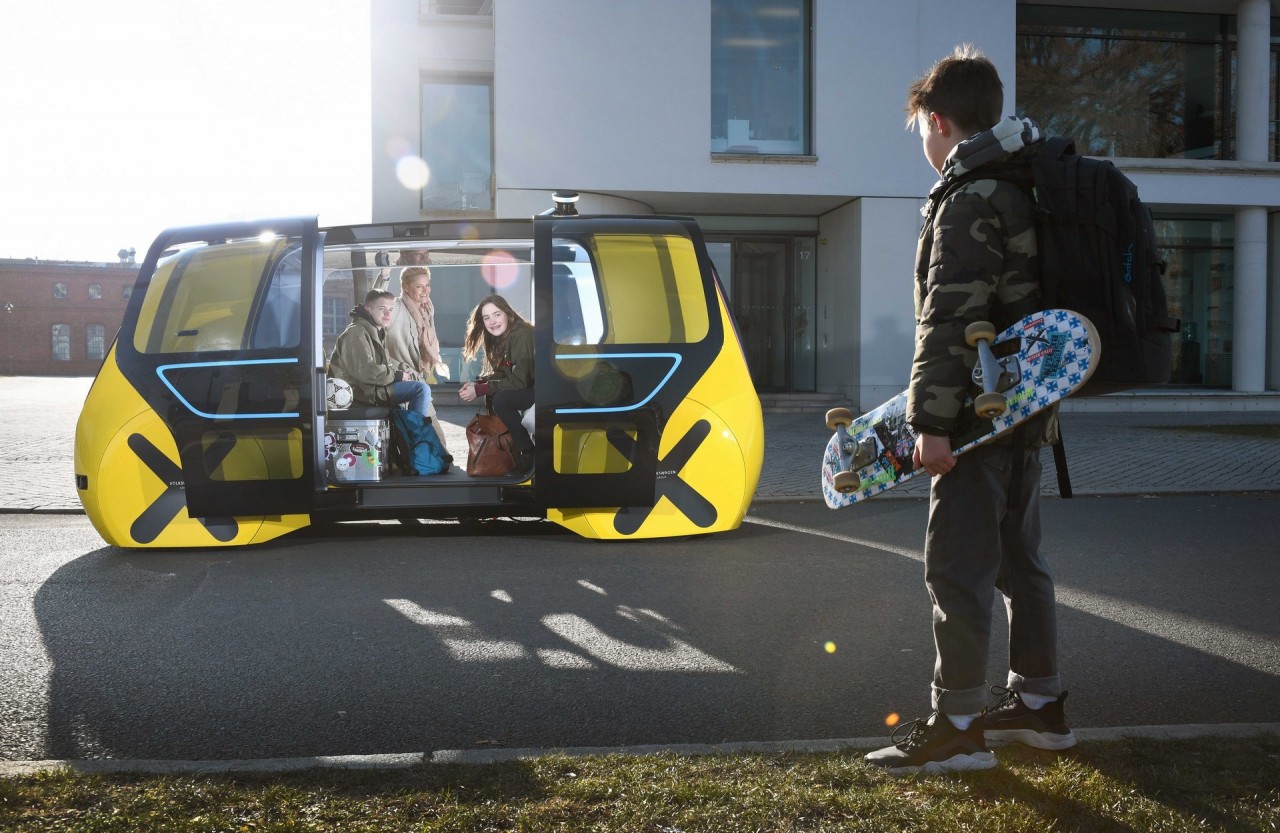 Volkswagen показал школьный автобус будущего Volkswagen показал школьный автобус будущего
