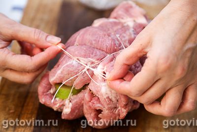 Фотографии рецепта Рулет из свиной шейки с яблоками, 05 Рулет из свиной шейки с яблоками, Шаг 05