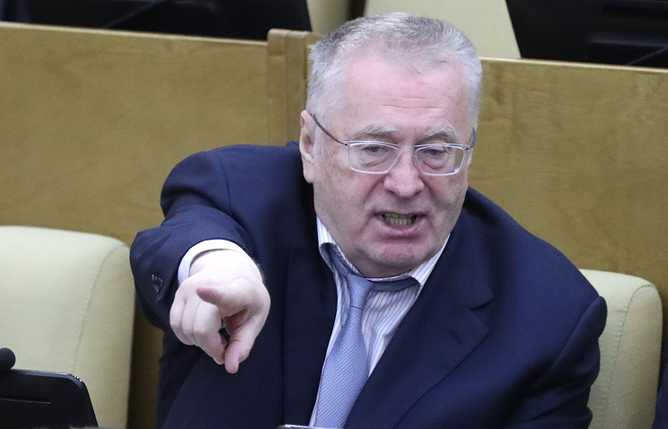 Жириновский пожаловался, что под депутатами Госдумы ломаются кресла
