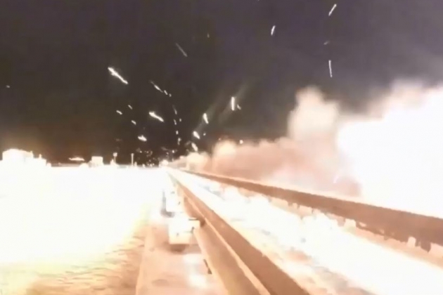 Американский B-52, прилетевший отрабатывать удары по России, опозорил ВВС США/
Видеофакт: ошеломляющая скорость гиперзвука, но российский "Авангард" летит в три раза быстрее Американский B-52, прилетевший отрабатывать удары по России, опозорил ВВС США/
Видеофакт: ошеломляющая скорость гиперзвука, но российский "Авангард" летит в три раза быстрее