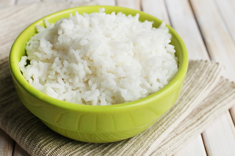 быстрый пирог с рисом и рыбой