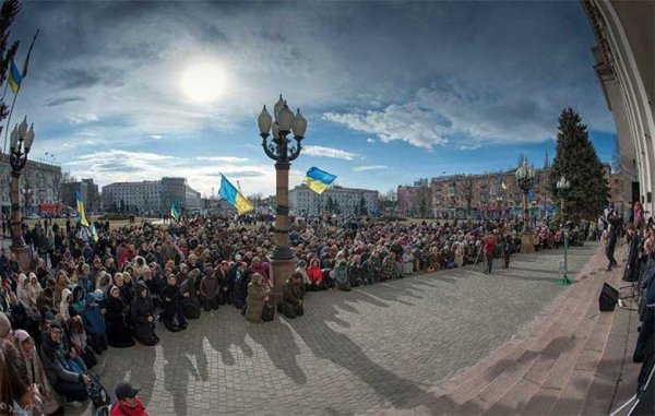Звонок друга с Украины: «Если бы не русские, мы бы сырком в масле катались» Звонок друга с Украины: «Если бы не русские, мы бы сырком в масле катались»
