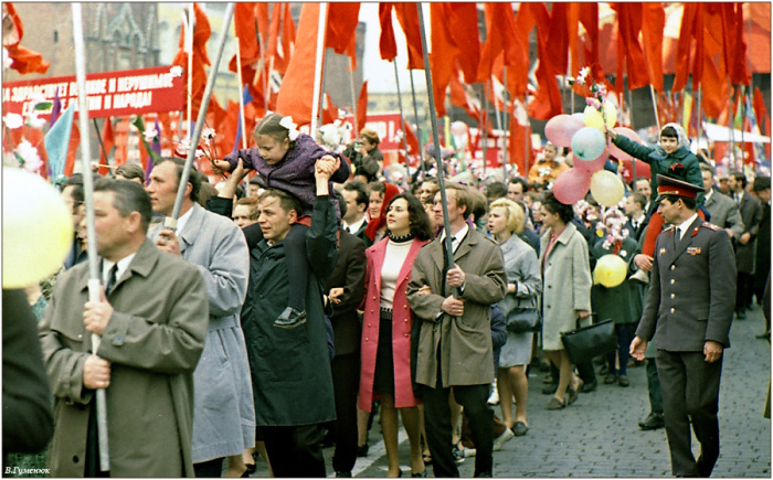 10 исторических фото первомайских демонстраций