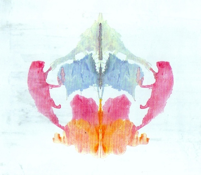 Восьмая карточка, она же - первая, где больше двух цветов. /Фото: factroom.ru