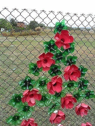 Цветы для сада из бутылок Цветы для сада из бутылок