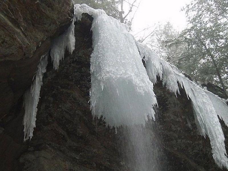 icefalls05 10 невероятных ледяных водопадов