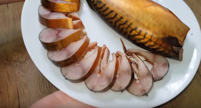 Скумбрия как копченая. Очень вкусно и просто