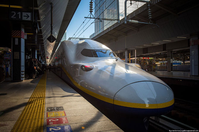 Japanese railway miracle - Shinkansen train