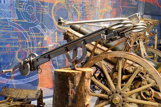 Tour of the exhibition of military innovations of five centuries in Vienna