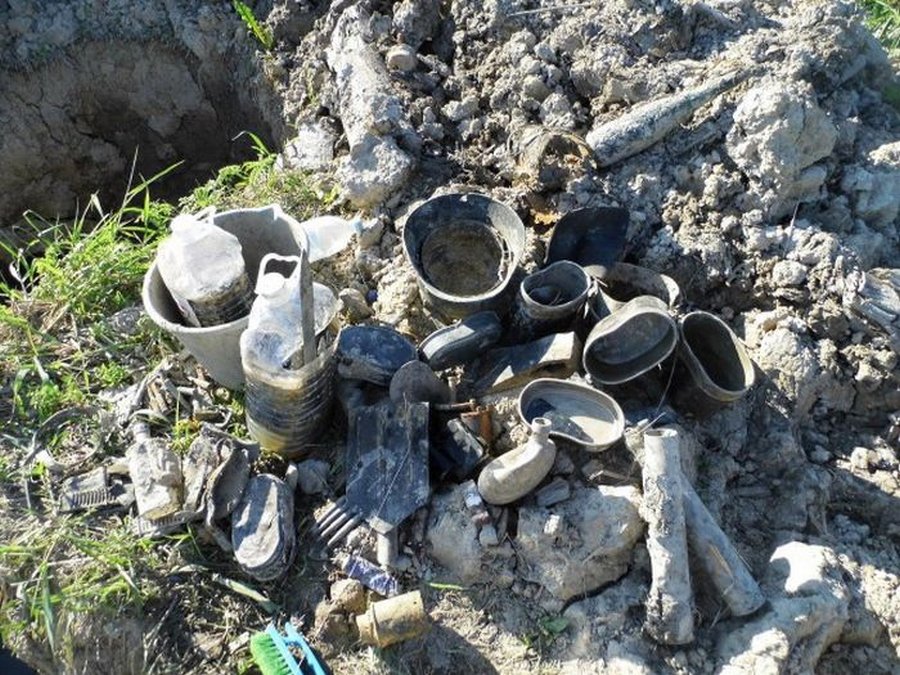 Раскопки немецкого блиндажа Раскопки немецкого блиндажа