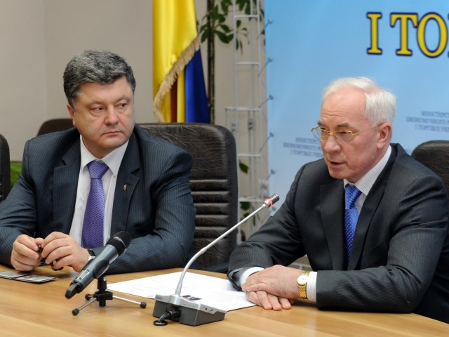 Азаров слил Порошенко. Олигарха действительно задерживали в Питере Азаров слил Порошенко. Олигарха действительно задерживали в Питере