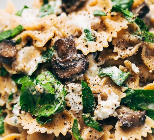 Date-Night-Mushroom-Pasta-5-600x900
