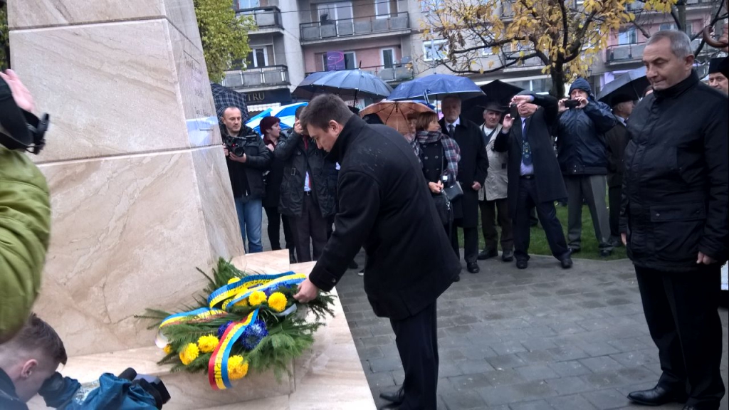 Поздравление при открытии памятника Поздравление при открытии памятника