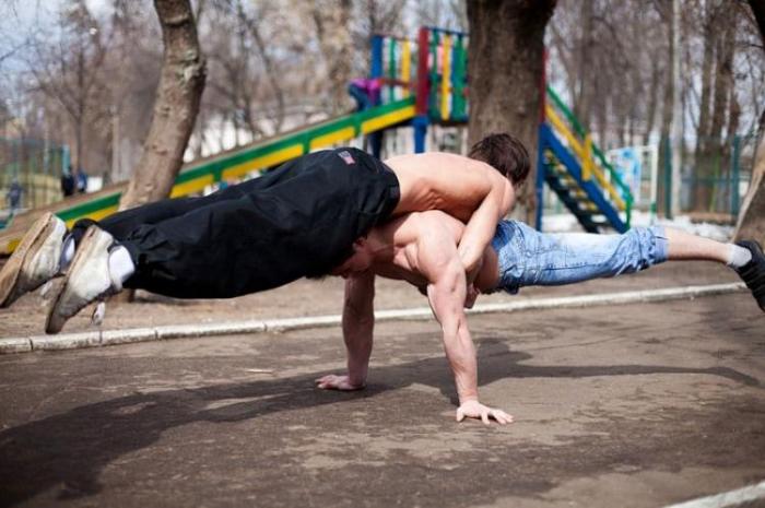 Движение Ghetto workout - уличные качки (29 фото) Движение Ghetto workout - уличные качки (29 фото)