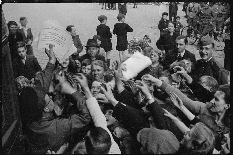 Привет из 45-го года...: уникальные фотографии Второй мировой войны