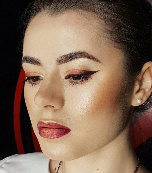 Какие брови будут модными в 2019 году Какие брови будут модными в 2019 году