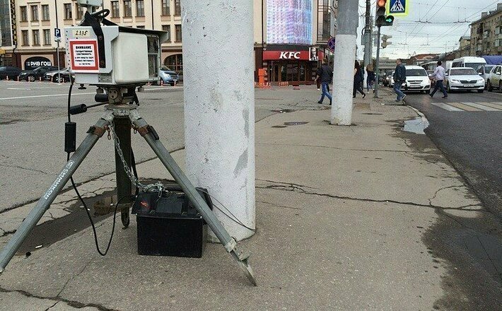 За столбом - это классика не только для сотрудников, но и треног ДПСники на страже порядка
(14 фото + 1 видео)