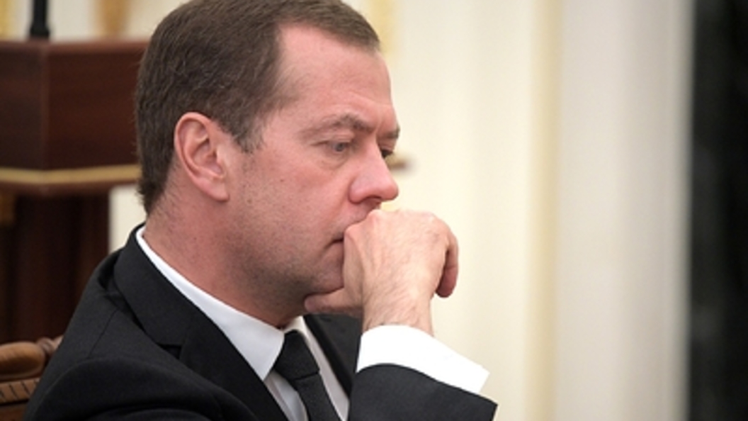 Крах карьеры: Известный экономист назвал еще одного кандидата на место Медведева Крах карьеры: Известный экономист назвал еще одного кандидата на место Медведева