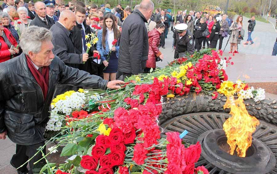 В Одессе отметили 75-ю годовщину освобождения города от фашистов В Одессе отметили 75-ю годовщину освобождения города от фашистов