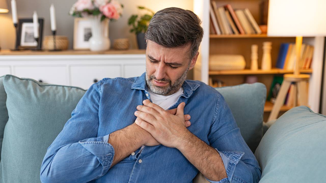 Врач назвал вызывающие инсульт напитки