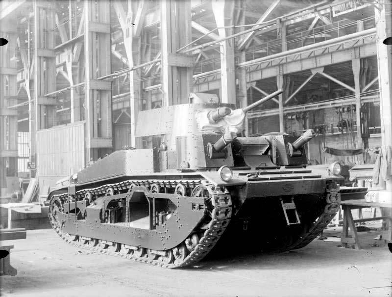 Английский средний трёхбашенный танк Medium Mark III компании Vickers-Armstrong в цехе предприятия Источник – wikimedia.org - Краткая история советского танка | Военно-исторический портал Warspot.ru