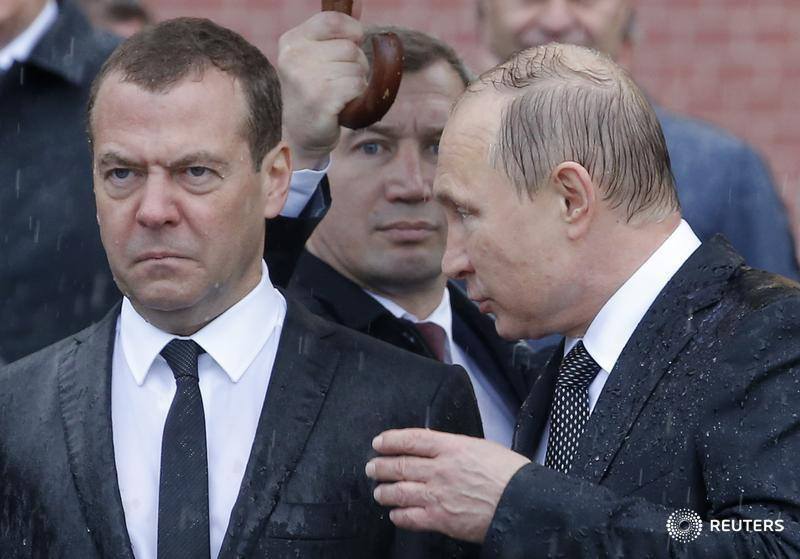 Мокрый Медведев развеселил соцсети. ФОТО Мокрый Медведев развеселил соцсети. ФОТО