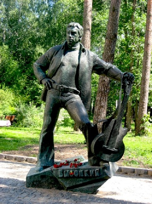 В.Высоцкий. г.Дубна. Московская область. (2008). Скульптор: О.Яновский «Я, конечно, вернусь...»: образ Владимира Высоцкого в живописи и скульптуре