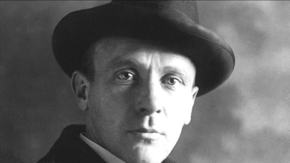 Письмо Михаила Булгакова правительству СССР, 1930 «Прошу меня, писателя, который не может быть полезен у себя в отечестве, великодушно отпустить на свободу»