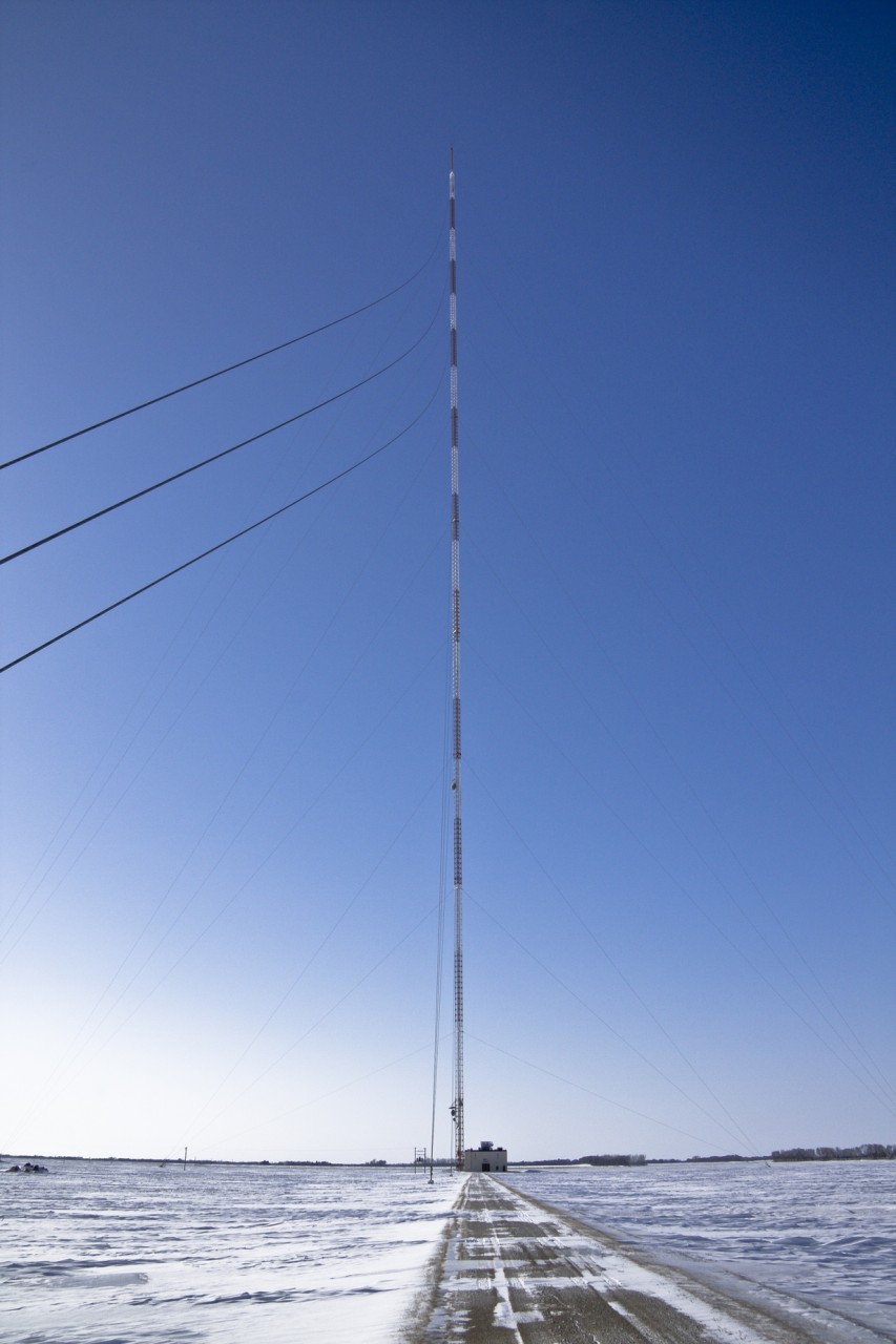 Высота мачты KVLY-TV - 628,8 метров. Находится мачта в Бланшаре, США. Является самой высокой телемачтой в мире. (Ratsbew)
