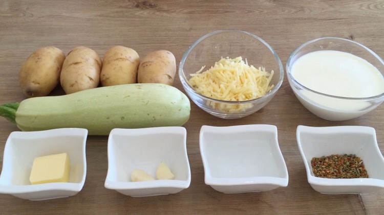 Картофель запечённый с кабачками и сыром