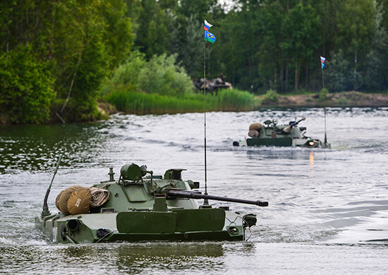 Если моста нет преграды можно и переплыть.